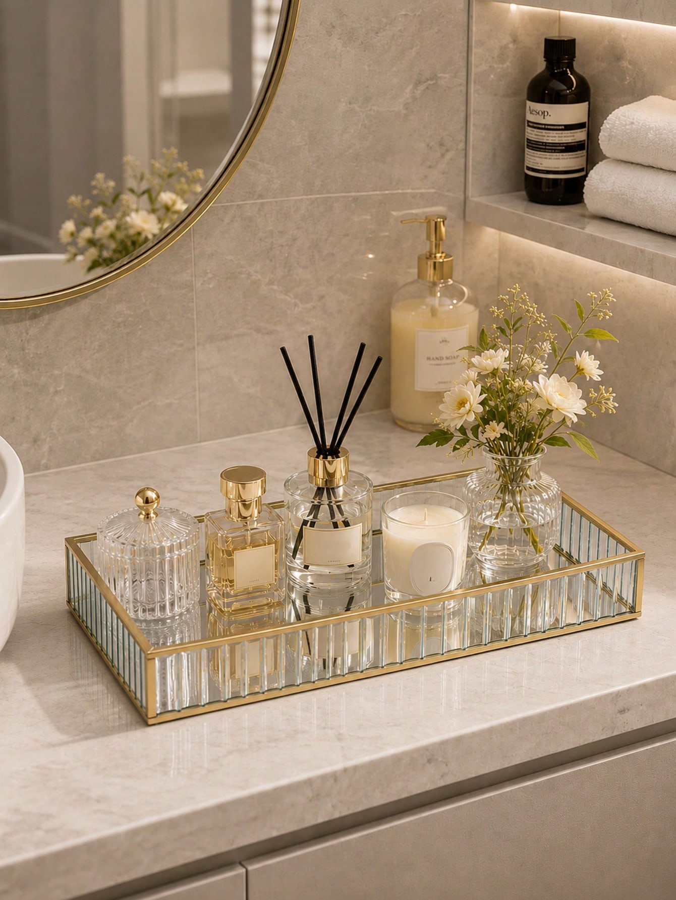 Luxury Gold Skincare - ถาดเก็บของทรงสี่เหลี่ยมผืนผ้าลายทางสไตล์นอร์ดิกหรูหรา 1 ชิ้น โครงเหล็กสีทอง พร้อมฐานกระจกเงา อุปกรณ์จัดระเบียบอเนกประสงค์