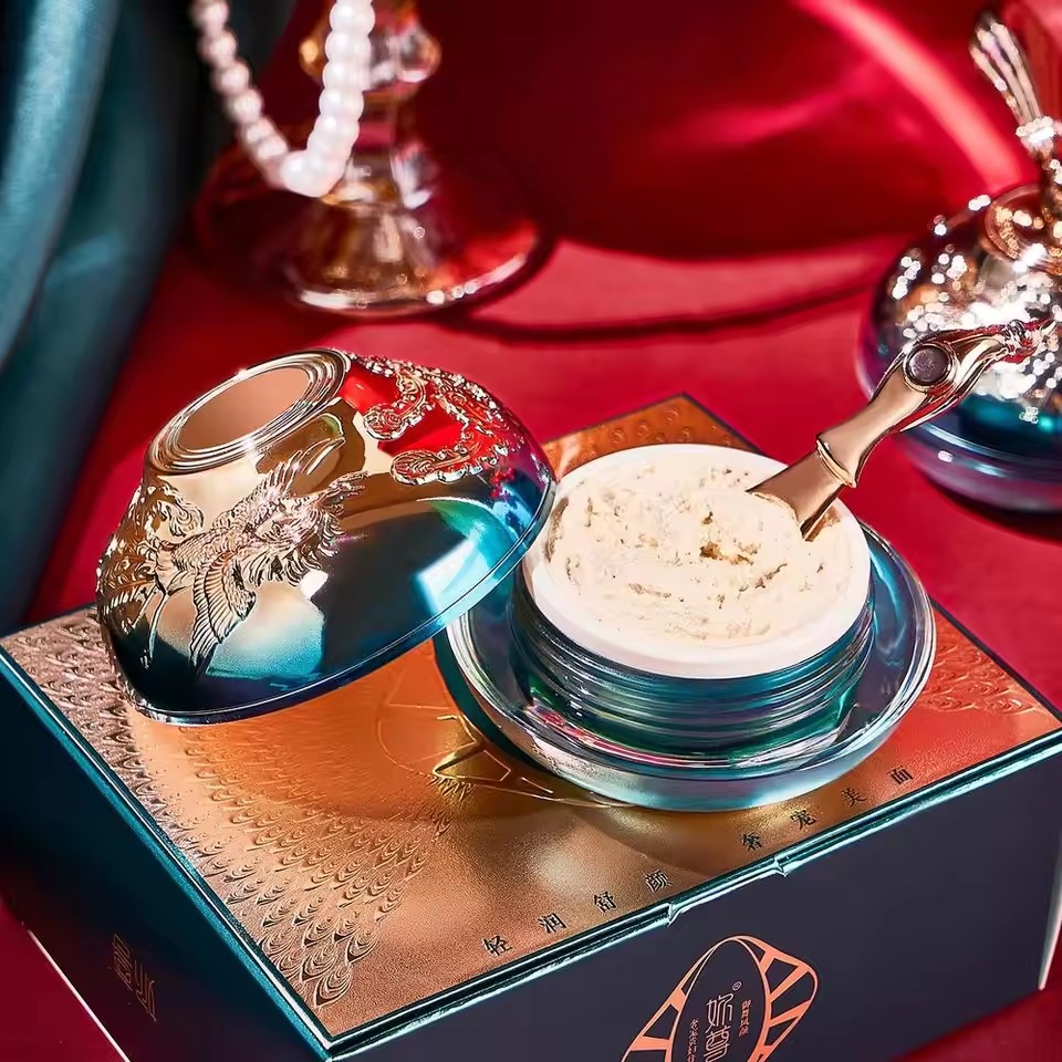 Luxury Noble Lady ครีม Fairy P - Skincare Luxury Whitening บทวิจารณ์และราคา